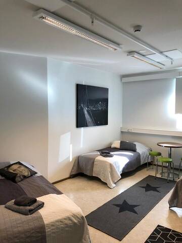 Фото номера Трехместный номер с собственной ванной комнатой Хостелы Hostel 400 Kokkola г. Коккола 5