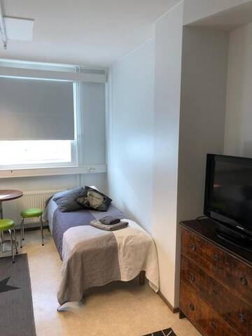 Фото номера Одноместный номер с собственной ванной комнатой Хостелы Hostel 400 Kokkola г. Коккола 3